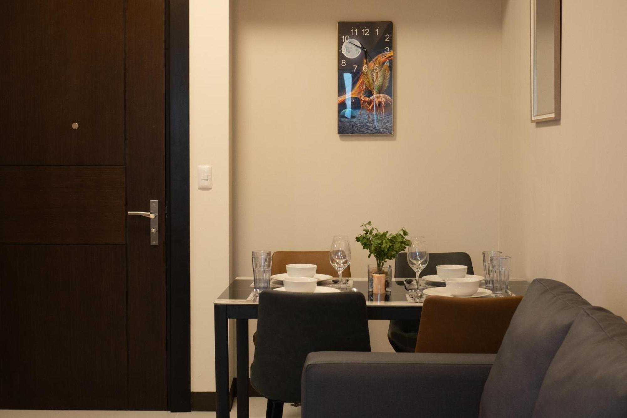 Cityscape View 2Br In Uptown Bgc W 200Mbps Wifi Taguig Exterior foto