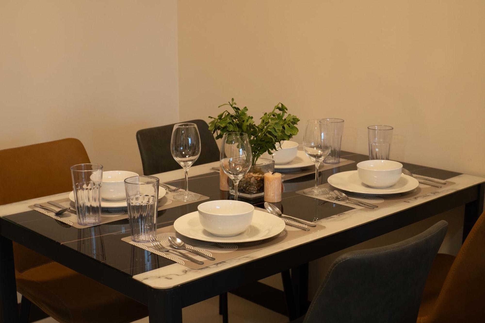 Cityscape View 2Br In Uptown Bgc W 200Mbps Wifi Taguig Exterior foto